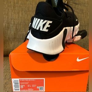 Nike Metcon 4 Black 8.5 Women’s